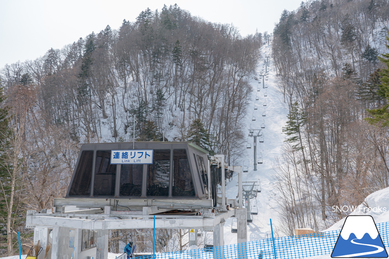 富良野スキー場｜2022-2023シーズンの『北の峰ゾーン』の営業は、3月21日（火・祝）まで。心ゆくまでロング滑走を楽しみましょう♪